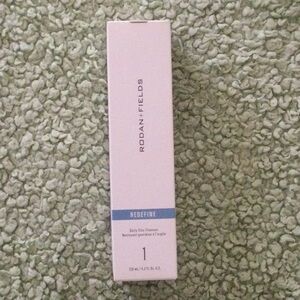 Rodan & Fields Redefine Daily Clay Cleanser